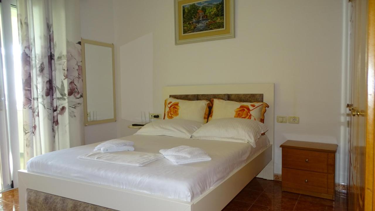 Cozy Central Apartment Ksamil Exteriör bild